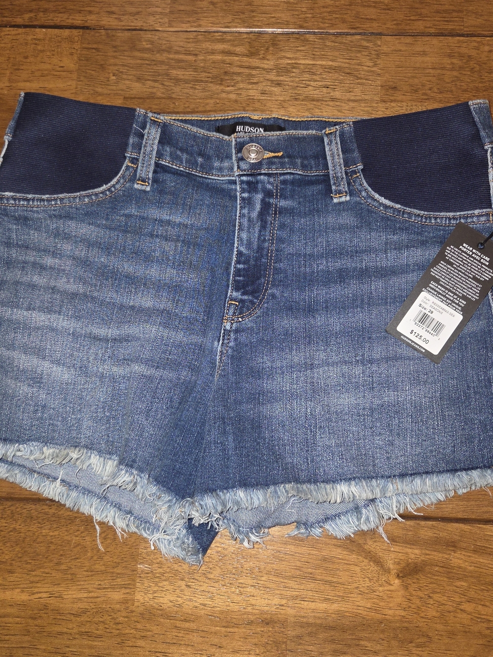 Hudson Jeans dark blue stretch denim shorts with elastic side panels Size 29 NWT